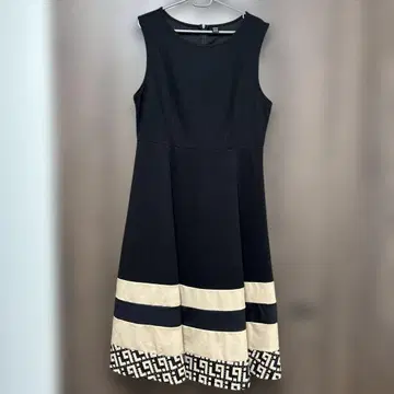 슬리브리스 A라인 원피스 블랙/베이지