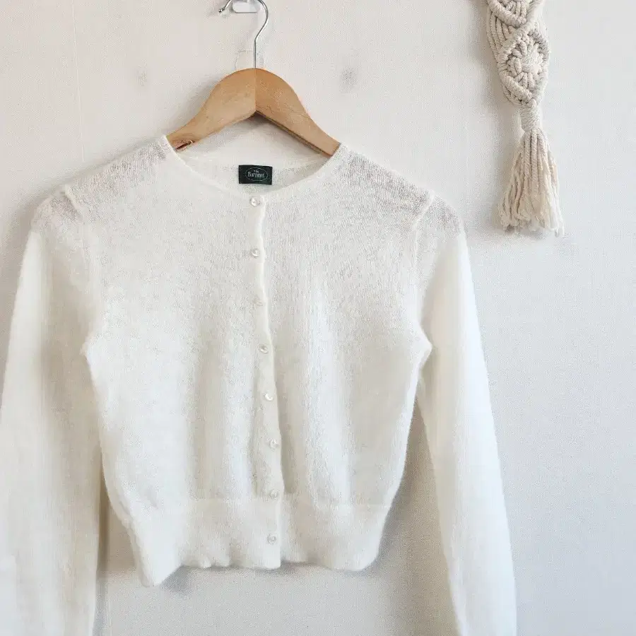 The Barnet Soap Zip-Up Cardigan #더바넷 on Bunjang Global Site.