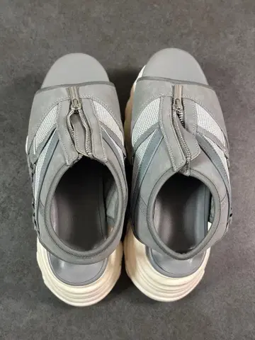 EMODA 프론트 지퍼 스니커즈 샌들 그레이 통굽 샌들