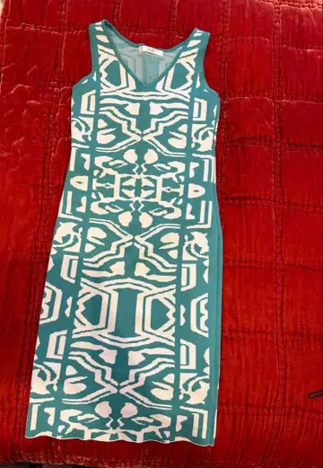 VICKY 기하학 패턴 슬리브리스 원피스