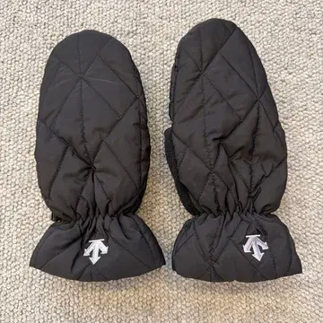 미사용 새상품 데상트 미튼 장갑