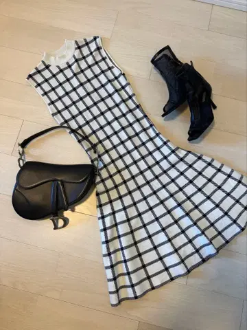 eimy 슬리브리스 니트 원피스