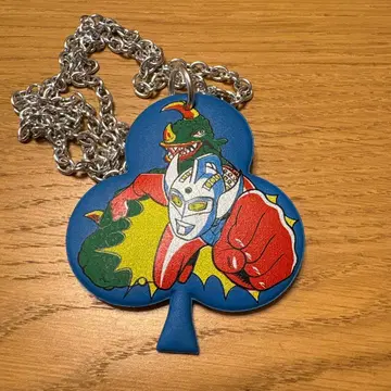 울트라맨 타로 스페이드형 펜던트 빈티지 완구