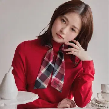 블루 레이블 스카프 포함 니트