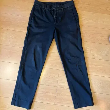 던힐 네이비 맨투맨 슬랙스