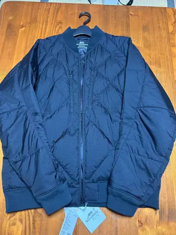 유니클로 Equipment Recycled Grid Down XL