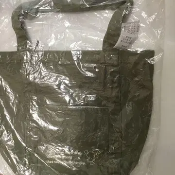 도쿄 야쿠르트 스왈로스 빅 토트 카키