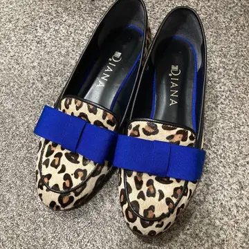 새상품급 [ DIANA ] 레오파드 무늬 로퍼 파랑 리본