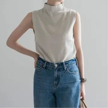 NOBLE / 노블 보틀넥 슬리브리스 니트