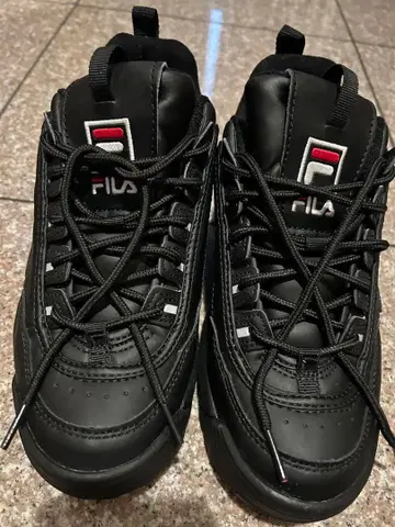 FILA 블랙 스니커즈