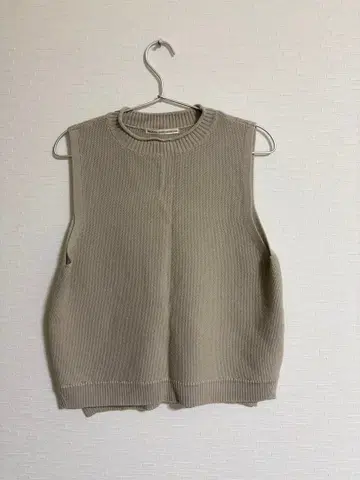 GRANMA MAMA DAUGHTER 베이지 슬리브리스 니트