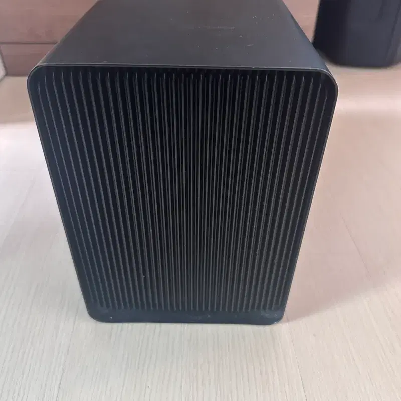 레이저 코어 X 크로마 EGPU + ASUS RX VEGA 64 8G