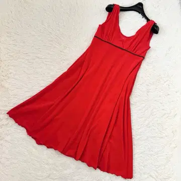 폭시 벨로아 카슈쿨 플레어 원피스 40 로고 자수 슬리브리스 빨간색