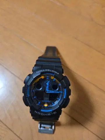 G-SHOCK 블랙/블루 시계 Casio 5081