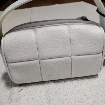 새상품 야마다야 MEDOC ADD CULUMN 화이트 미니 핸드백