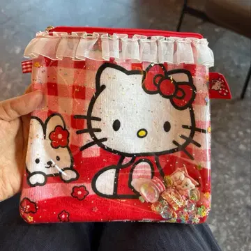 헬로키티 지퍼 달린 유사 수납 가방
