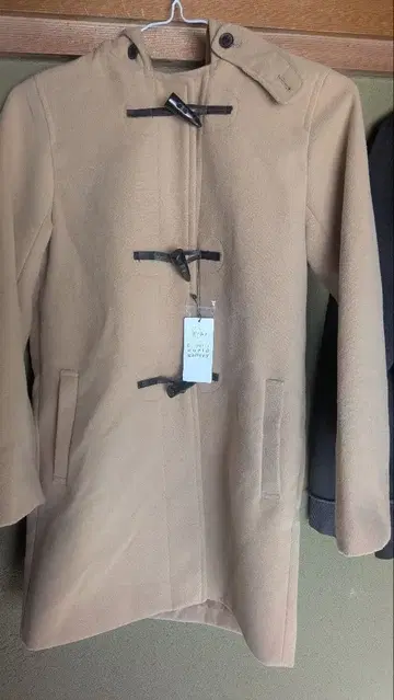 하이픈월드 갤러리 코트