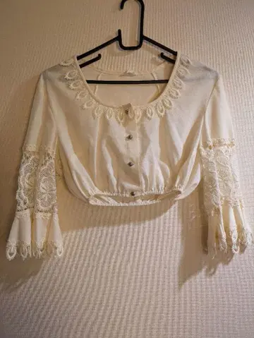 빈티지 구제 의류 레이스 숏 기장 티롤리안 블라우스 아이보리