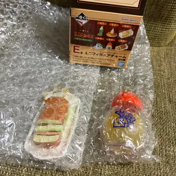 새상품 제일복권 코메다 커피 E상 미니 피규어 참 오렌지 카츠빵 2종