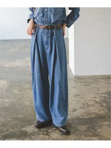 새상품! NOBLE 수딩 데님 폼 테이퍼드 팬츠 노블