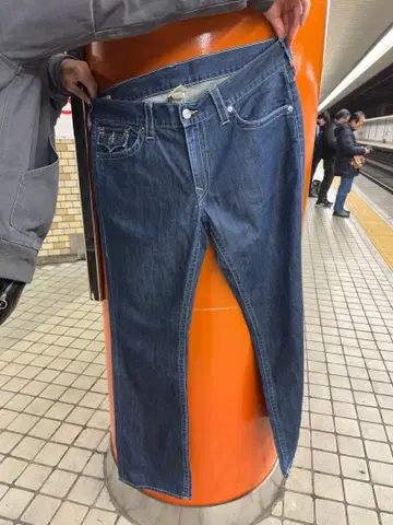 TRUE RELIGION Ricky 데님