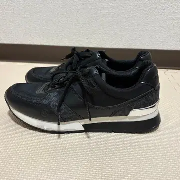 MICHAEL KORS 블랙 스니커즈
