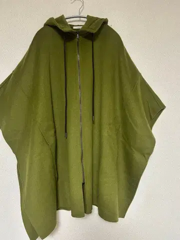 LE PHIL 후드 부착 판초 코트