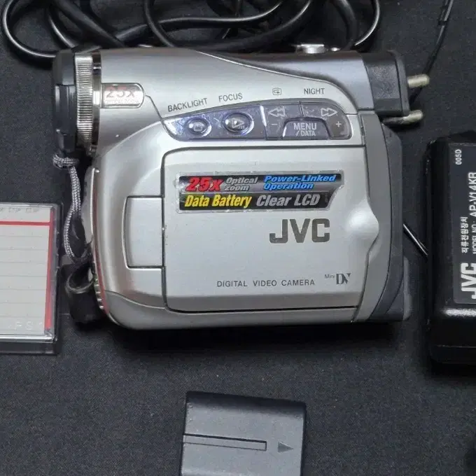 JVC Mini DV 캠코더 + 충전기 6mm캠코더