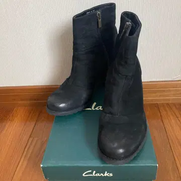 Clarks 스웨이드 숏부츠 블랙 23cm