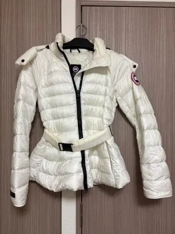 Canada Goose 화이트 다운 자켓 S