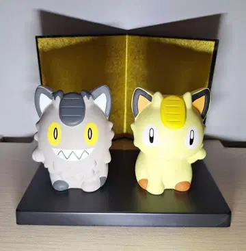 포켓몬 센터 오리지널 도자기 장식 나옹과 가라르나옹