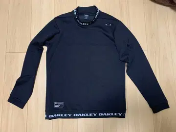 새상품급 OAKLEY 모크넥 풀오버 블랙