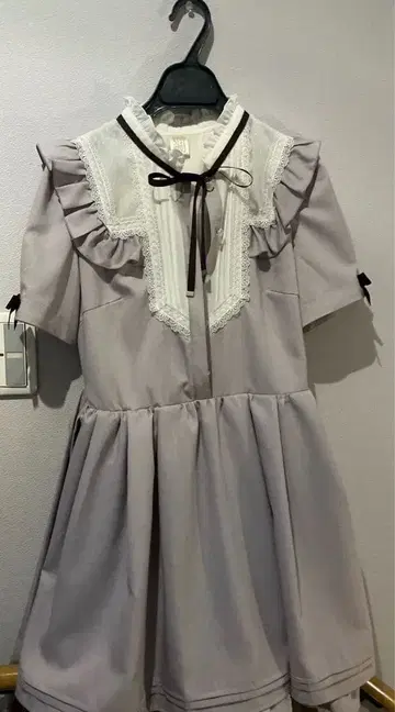 시크릿 허니 요크 디자인 스탠드 카라 원피스