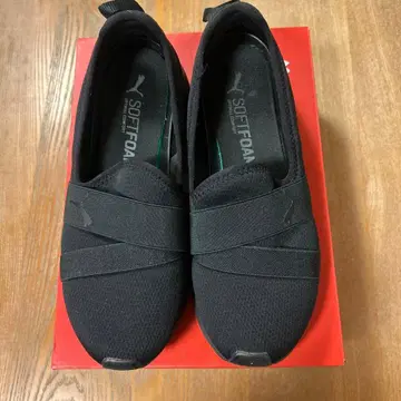 PUMA SOFTFOAM+ 블랙 스니커즈