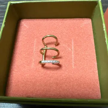 마리아 블랙 이어커프