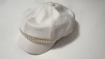 펄 장식 가죽 느낌 캡 화이트 고급 걸리시 K-스타일