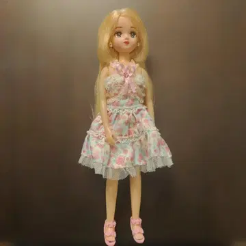 가격 인하 OK 리카짱 인형 키티 옷 세트 포함