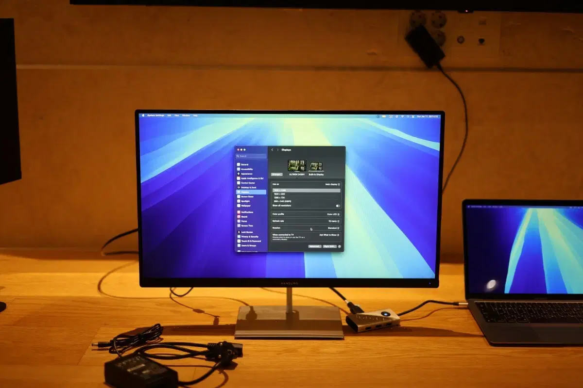 한성 24인치 모니터 울트론 2435V