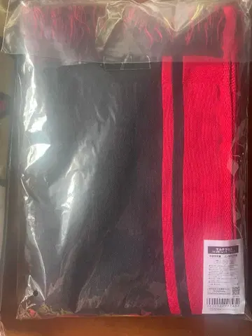 멀티 크로스 로고 레드 블랙 야자와 에이요시 스카프