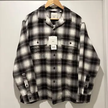 유니클로 JW 앤더슨 브러쉬드 코튼 오버 사이즈 셔츠