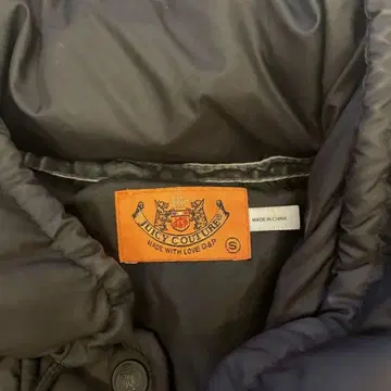 Juicy Couture 블랙 다운 자켓 S