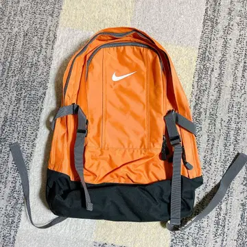 Nike 오렌지 백팩