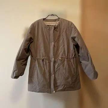 AIMER 에메 베이지 리버서블 다운 자켓 M 사이즈