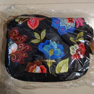 Desigual 자수 숄더백