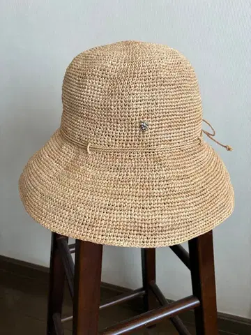 레어 사이즈입니다 헬렌 카민스키 라피아 햇 내추럴