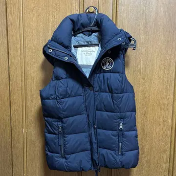 Abercrombie & Fitch 네이비 다운 베스트 XS