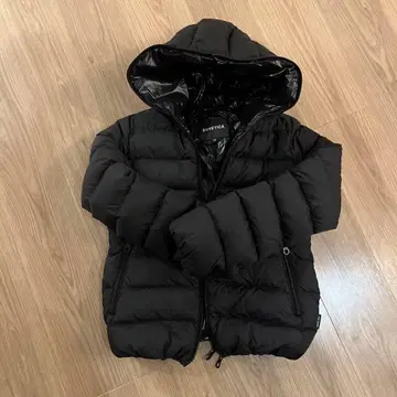 DUVETICA 블랙 다운 자켓 42