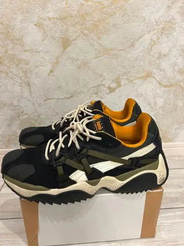 Puma 스니커즈 블랙/올리브/오렌지