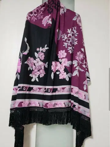 컨디션 최상 레오나르 실크 캐시미어 대형 스카프