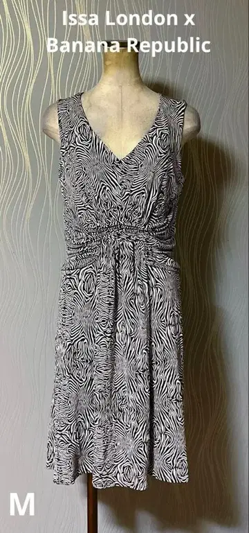 가격 인하 Issa London x Banana Republic 원피스